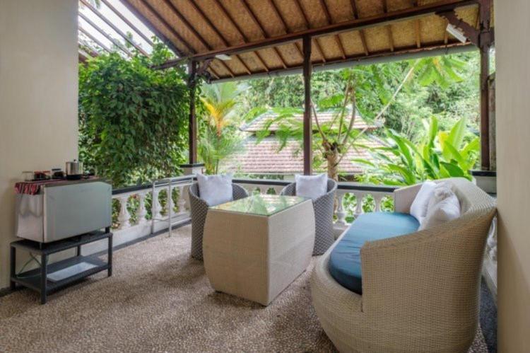 White Lotus Oasis Hotel Ubud  Ngoại thất bức ảnh