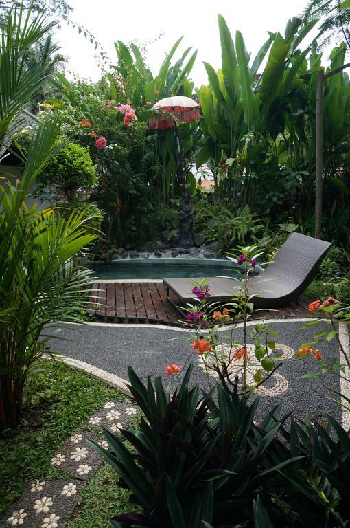 White Lotus Oasis Hotel Ubud  Ngoại thất bức ảnh
